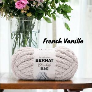 BERNAT BLANKET BIG YARN FRENCH VANILLA JUMBO POLYESTER 300G 32 YARDS